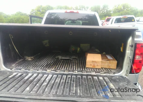 2016 Chevrolet Silverado 1500 2Lt z USA, uszkodzony, nr VIN 3GCUKREC3GG356368